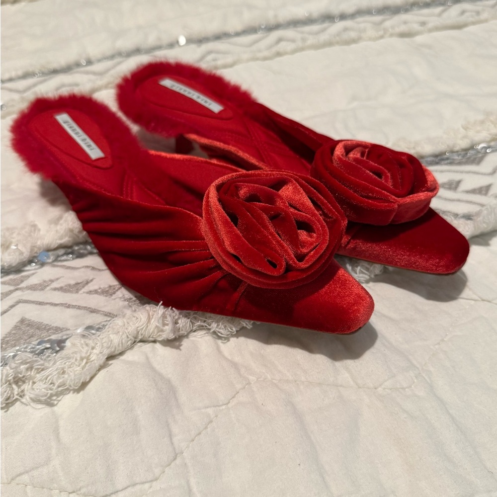 Gianni Bini Red Velvet Rose Mule Kitten Heels